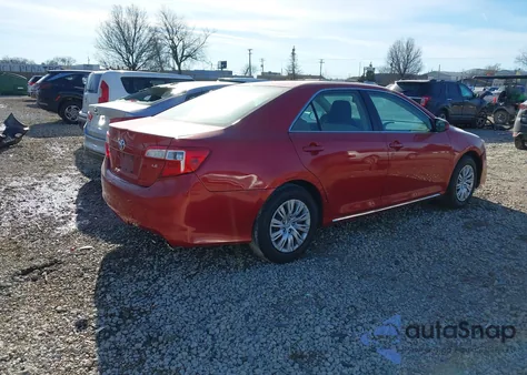 2013 Toyota Camry Le z USA, uszkodzony, nr VIN 4T4BF1FKXDR302840